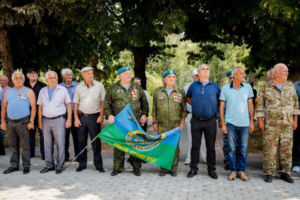 День Воздушно-десантных войск в Южной Осетии, как и в России, отмечается 2 августа. - Sputnik Южная Осетия