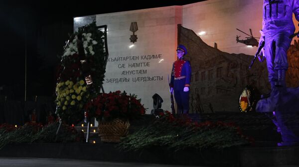Торжественно-траурная церемония у мемориального комплекса защитникам Южной Осетии  - Sputnik Южная Осетия