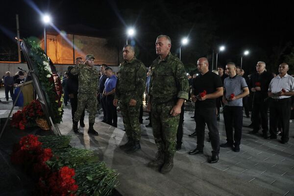 Торжественно-траурная церемония у мемориального комплекса защитникам Южной Осетии  - Sputnik Южная Осетия