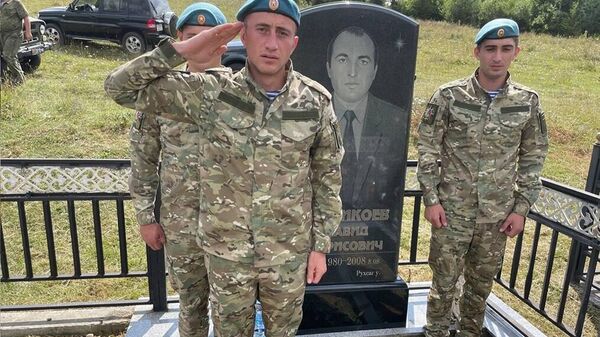 Югоосетинские спецназовцы почтили память погибших в ходе августовской войны сослуживцев - Sputnik Южная Осетия