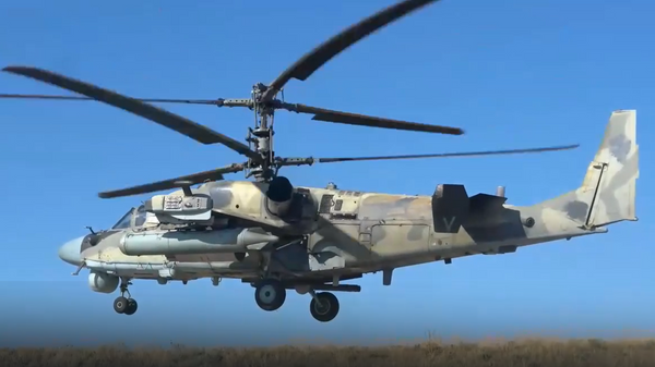 Боевая работа экипажей ударных вертолетов Ка-52 в ходе спецоперации - Sputnik Южная Осетия