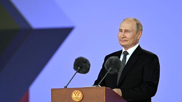 Президент РФ Владимир Путин выступает на церемонии форума Армия-2022 - Sputnik Южная Осетия