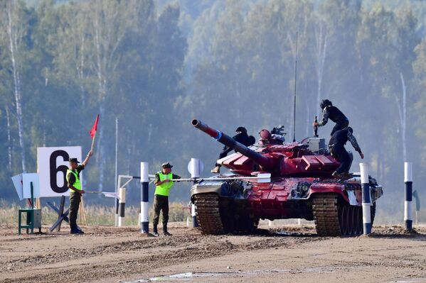 Военнослужащий экипажа команды Монголии во время соревнований танковых экипажей в рамках конкурса Танковый биатлон-2022 - Sputnik Южная Осетия