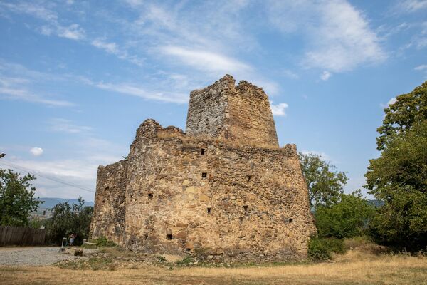 Крепость-дворец 16-17 веков в селе Дзагина - Sputnik Южная Осетия