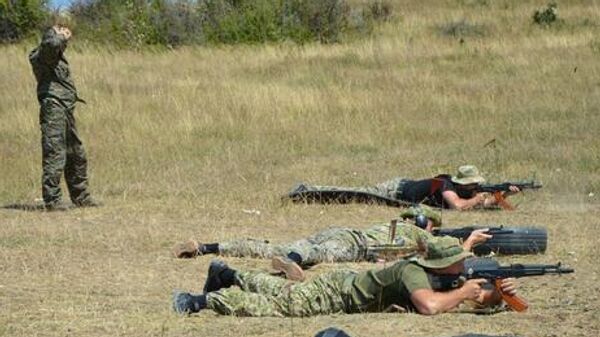 Среди команд ОМОН проходят соревнования по стрельбе из табельного оружия - Sputnik Южная Осетия