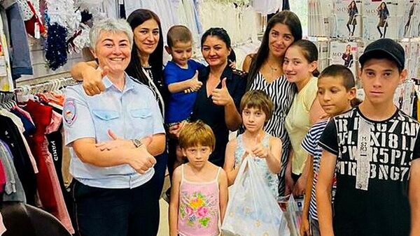 В Южной Осетии более 100 детей получили помощь в рамках акции Соберем ребенка в школу - Sputnik Южная Осетия
