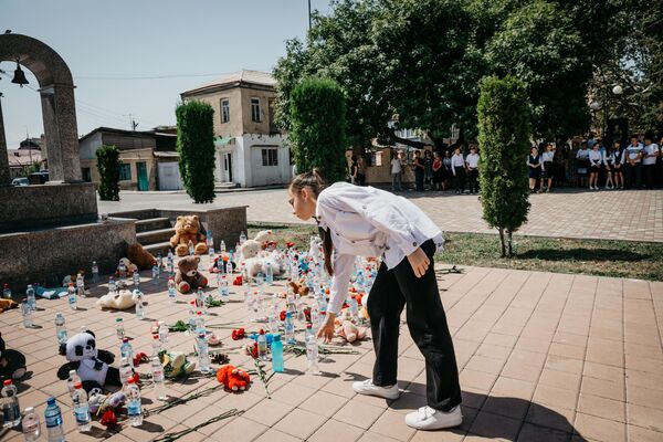 В Беслане в эти дни проходит трехдневная вахта памяти по жертвам теракта - Sputnik Южная Осетия