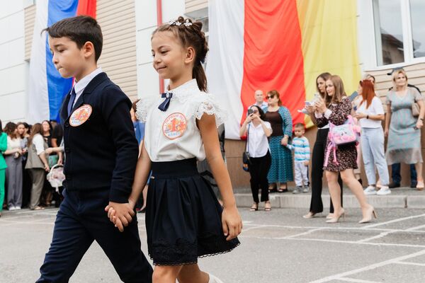 День знаний в школе №6  - Sputnik Южная Осетия