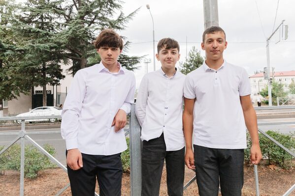 Совсем взрослые ученики школы №6  - Sputnik Южная Осетия