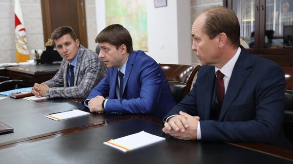 Встреча Алана Гаглоева с ректором СКФУ Дмитрием Беспаловым  - Sputnik Южная Осетия