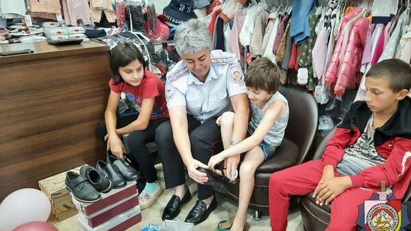 В Южной Осетии подвели итоги акции Соберем ребенка в школу - Sputnik Южная Осетия