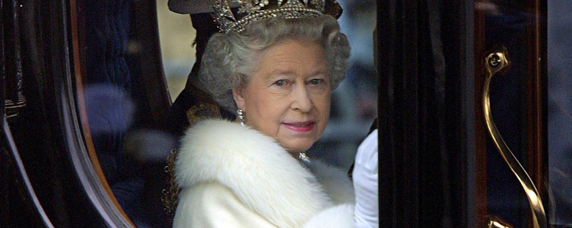 Королева Елизавета II в карете, Лондон, 2000 год - Sputnik Южная Осетия, 1920, 09.09.2022