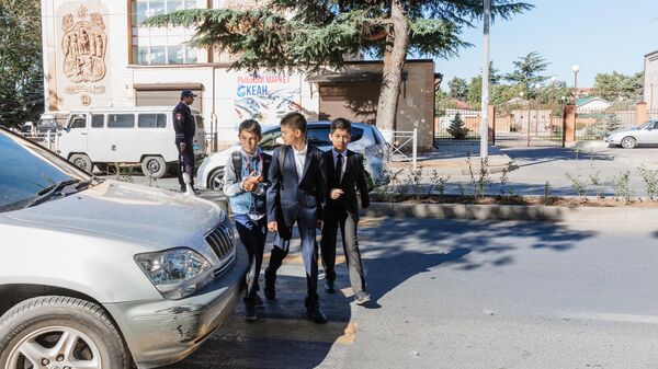 Ситуация на дорогах возле школ Цхинвала  - Sputnik Южная Осетия