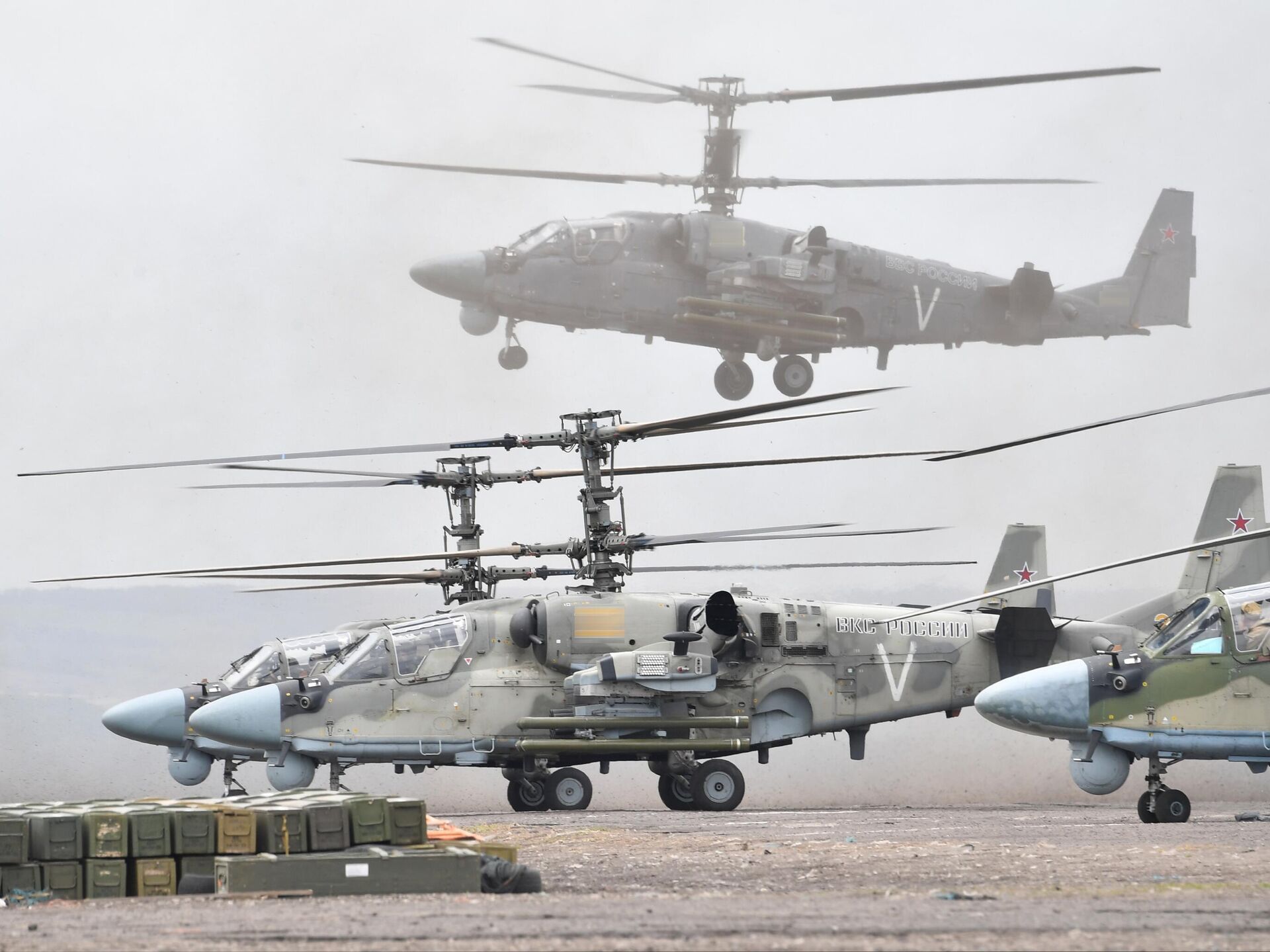 Вертолетный десант всу. Вертолет ка-52 "Аллигатор". Ка-52 Аллигатор на Украине. Ка-52 ВКС России. Ка-52 вертолёт подбитый.