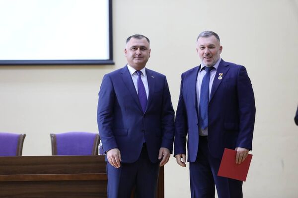 Встреча президента Алана Гаглоева с гостями, прибывшими на празднование юбилея ЮОГУ - Sputnik Южная Осетия