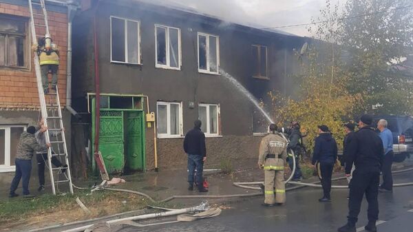 Пожар в частном доме по улице Герцена в Цхинвале - Sputnik Южная Осетия