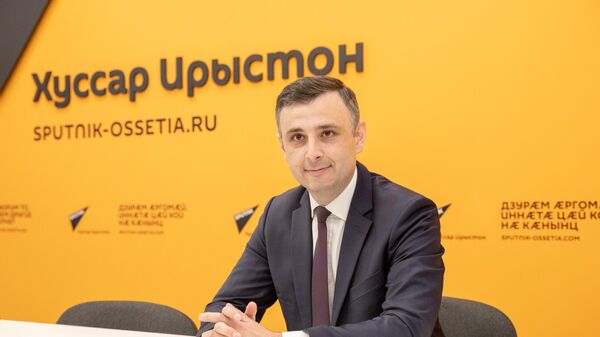 Гаглоев рассказал о работе контрольной комиссии по улучшению взаимодействия с госорганами РФ - Sputnik Южная Осетия