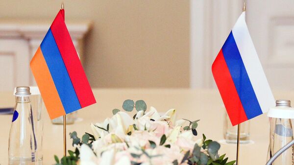 Флаги Армении и России - Sputnik Южная Осетия