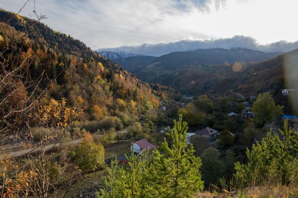 Золотая осень в горах Южной Осетии. - Sputnik Южная Осетия