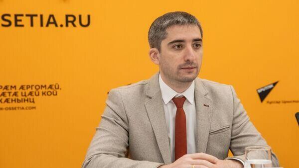 У нас все получится: Тадтаев поздравил работников отрасли с Днем экономиста - Sputnik Южная Осетия