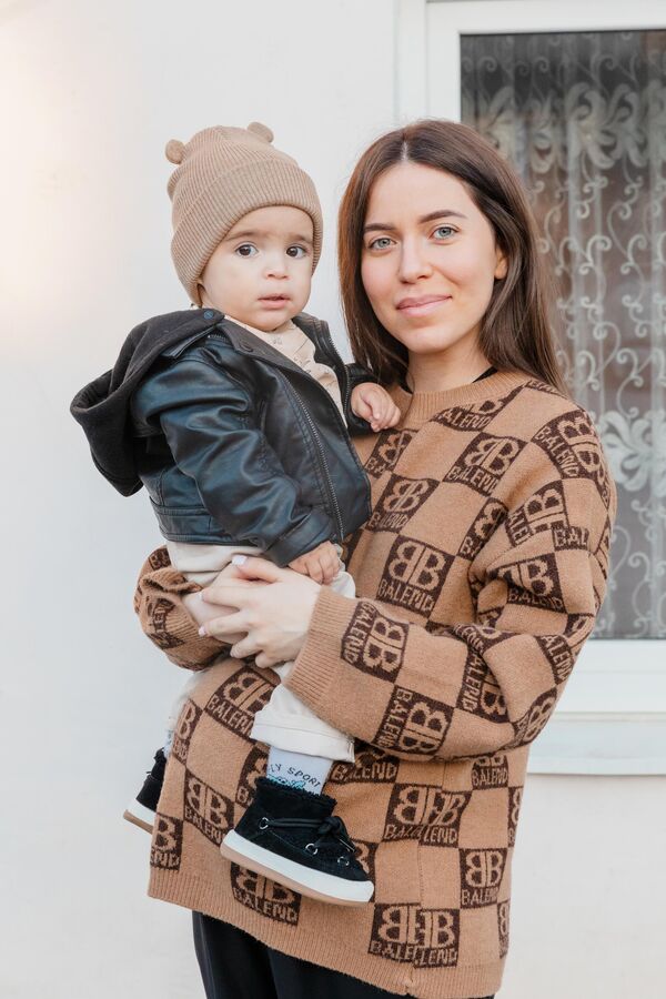 Анна с сыном Аланом - Sputnik Южная Осетия