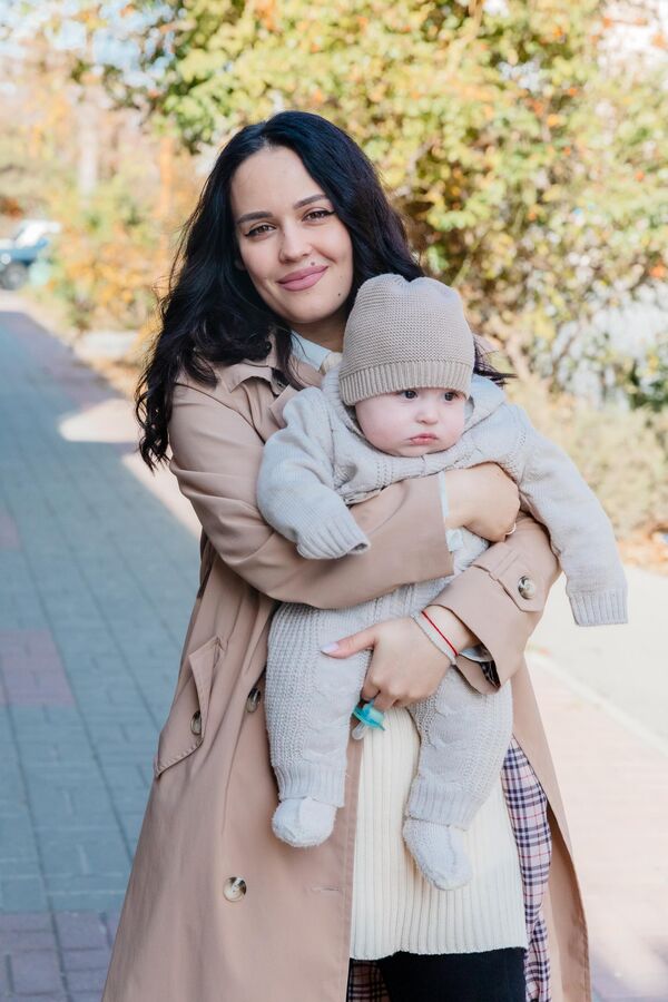 Элина с сыном Ацамазом - Sputnik Южная Осетия