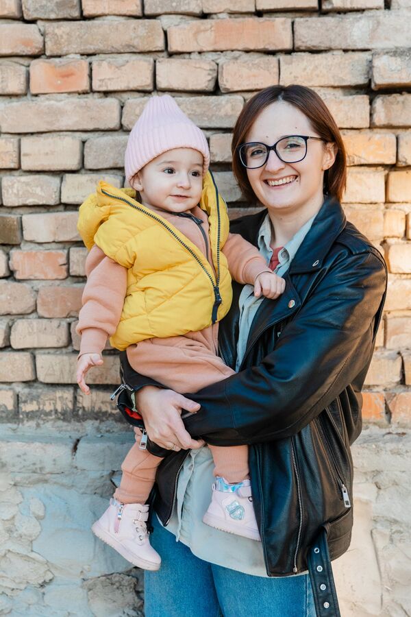 Александра с дочерью Кирой - Sputnik Южная Осетия