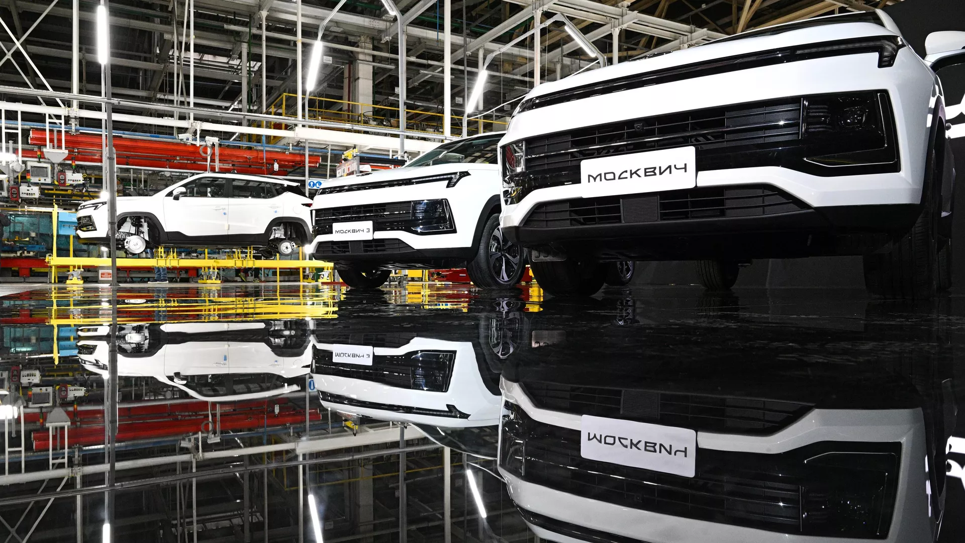 Московский автомобильный завод Москвич начал сборку автомобилей  - Sputnik Южная Осетия, 1920, 25.11.2022