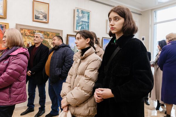 Открытие выставки ко Дню художника - Sputnik Южная Осетия