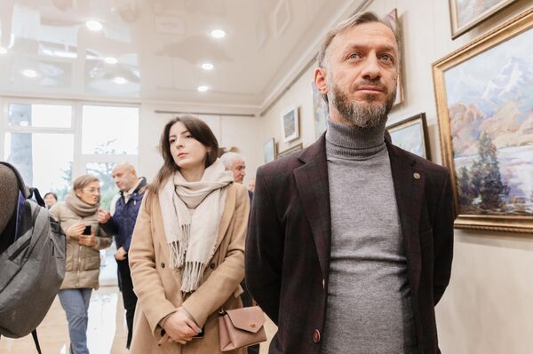 Открытие выставки ко Дню художника - Sputnik Южная Осетия