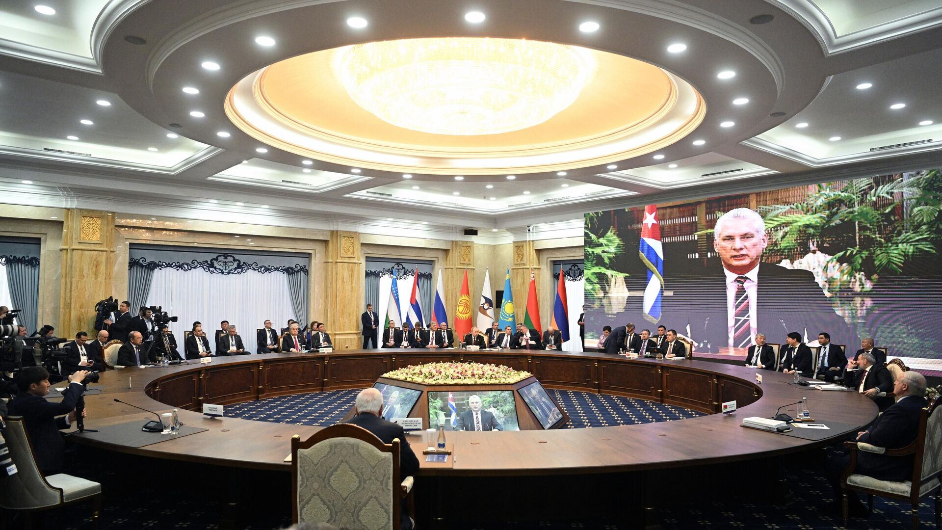 Президент РФ В. Путин принял участие в работе саммита ЕАЭС в Бишкеке - Sputnik Южная Осетия, 1920, 09.12.2022
