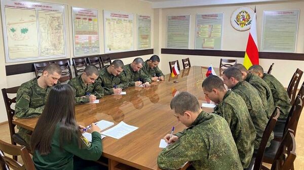 В Южной Осетии солдаты-срочники походят психологическое тестирование - Sputnik Южная Осетия