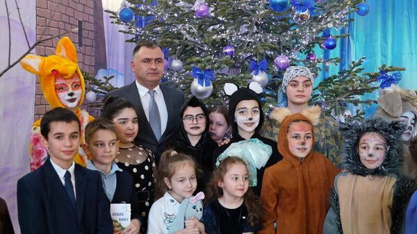 В Цхинвале открылась Президентская елка  - Sputnik Южная Осетия