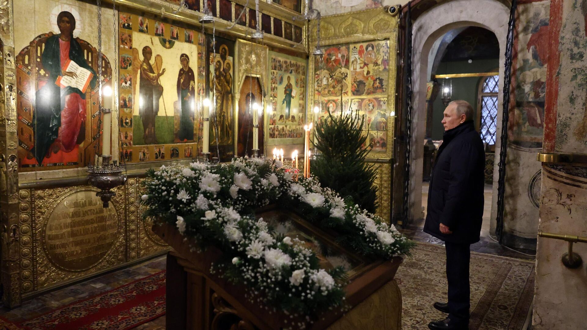 Президент РФ В. Путин посетил Рождественское богослужение - Sputnik Южная Осетия, 1920, 07.01.2023