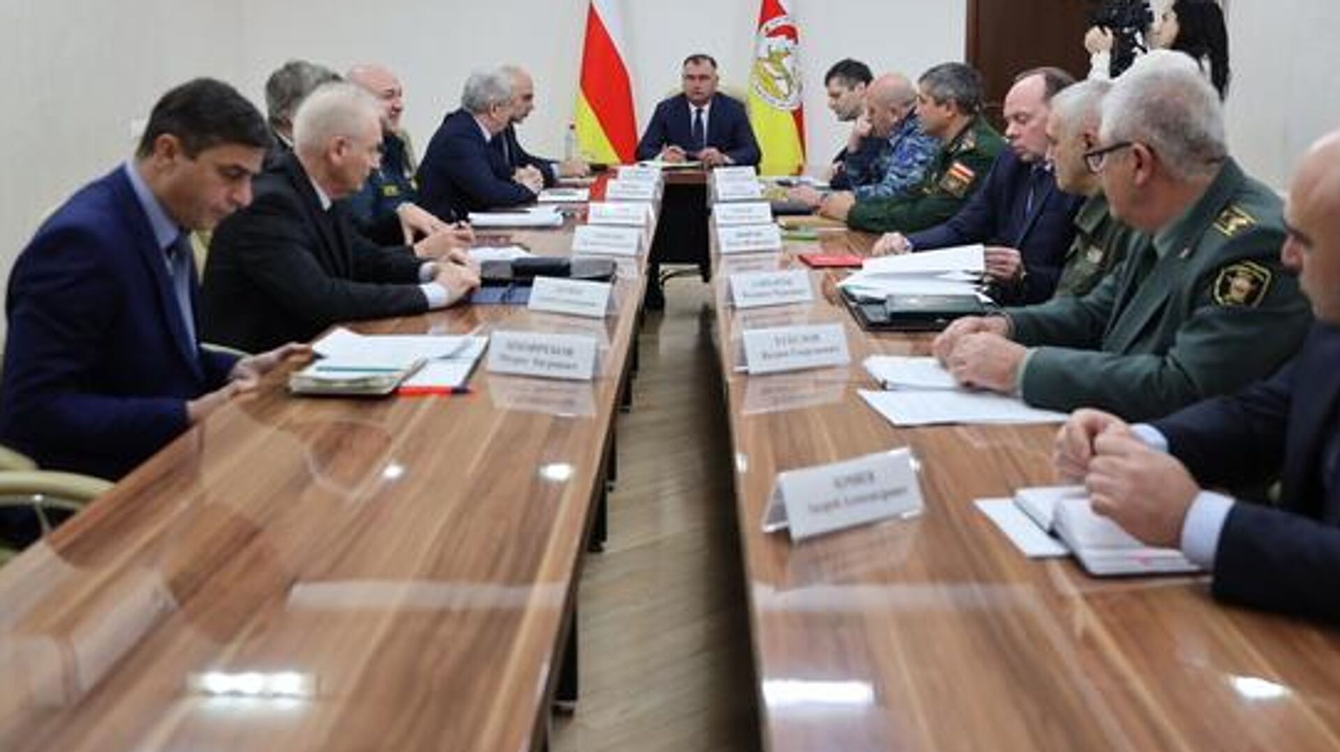 Президент Алан Гаглоев провел совещание с главами силовых министерств и ведомств - Sputnik Южная Осетия, 1920, 23.01.2023
