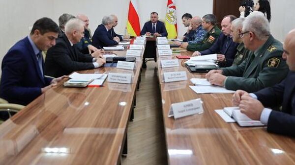 Президент Алан Гаглоев провел совещание с главами силовых министерств и ведомств - Sputnik Южная Осетия
