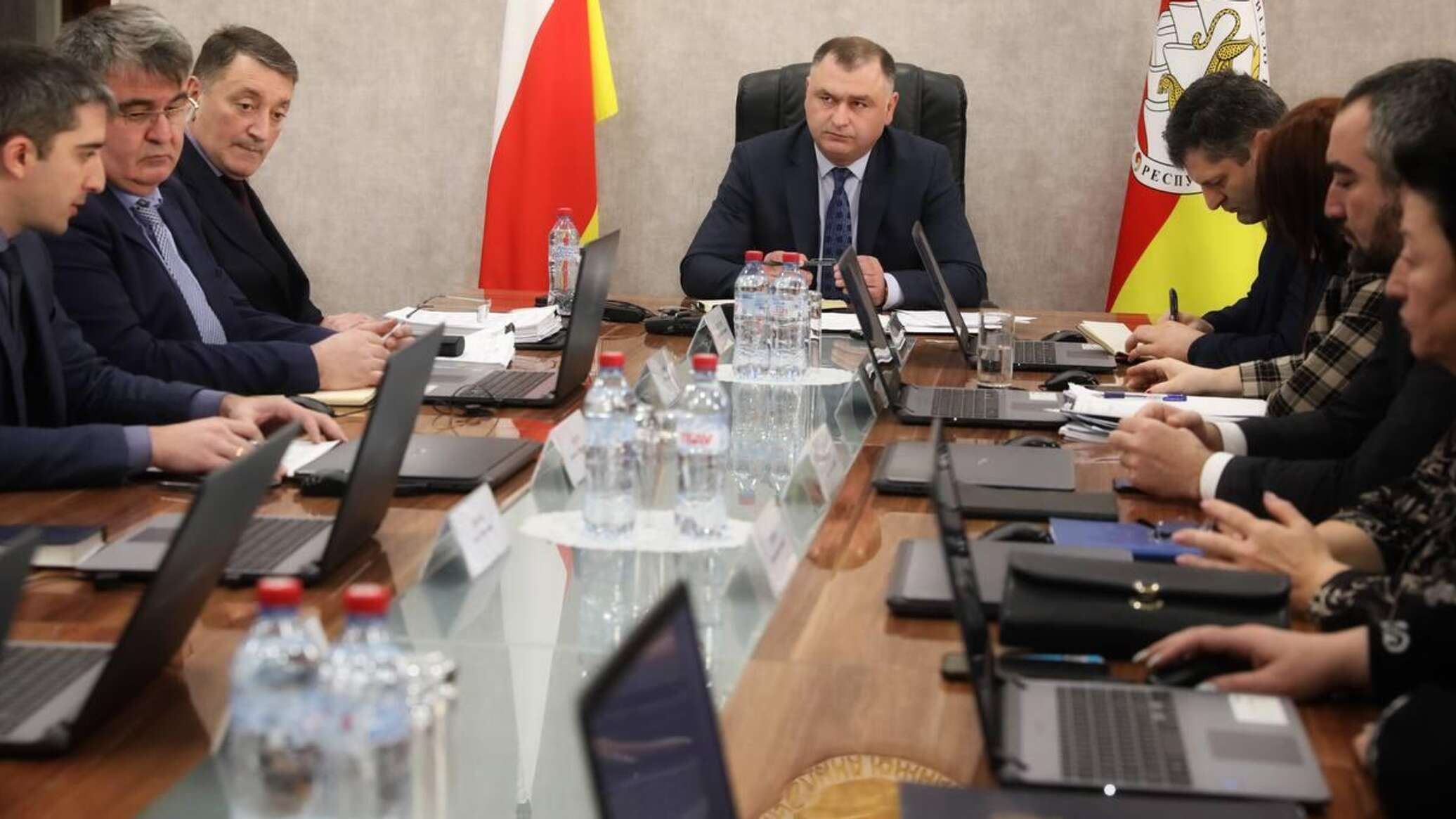 Правительство 25 августа 2016. Кабинет министров. Правительство Южной Осетии. Заседание правительства Южной Осетии сегодня. Южная Осетия.