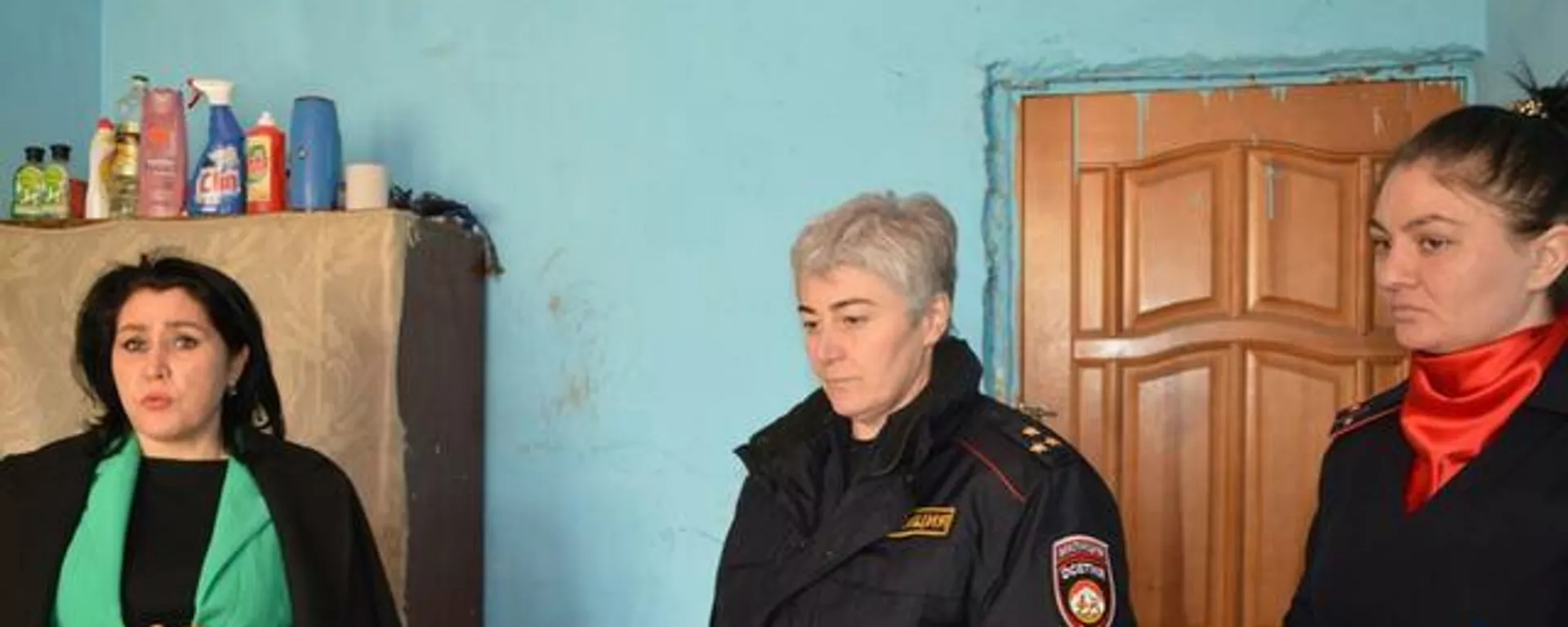 Депутат парламента и начальник ОПДН УВД столицы посетили социально-неблагополучные семьи - Sputnik Южная Осетия, 1920, 25.01.2023