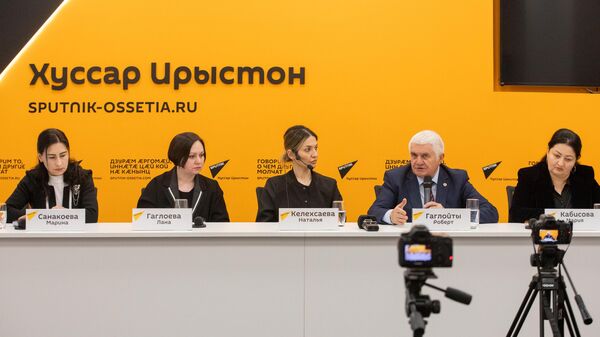 Пресс-конференция в День науки  - Sputnik Южная Осетия