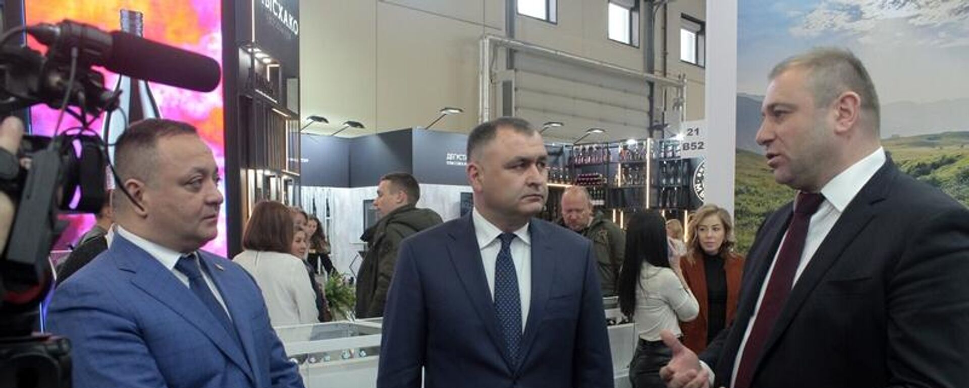 Алан Гаглоев посетил международный форум Продэкспо-2023 - Sputnik Южная Осетия, 1920, 09.02.2023