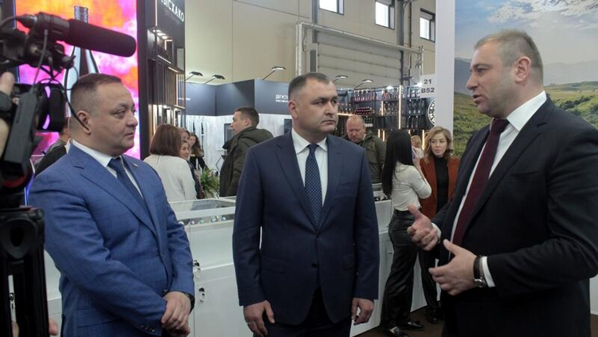 Алан Гаглоев посетил международный форум Продэкспо-2023 - Sputnik Южная Осетия, 1920, 09.02.2023