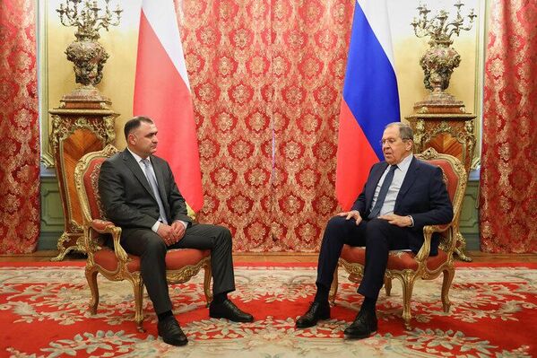 Алан Гаглоев поздравил Сергея Лаврова с Днем дипломатического работника Российской Федерации
 - Sputnik Южная Осетия