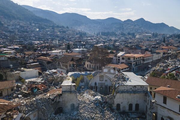 Разрушенная мечеть Habib-i Neccar в Антакье вследствие землетрясения в Турции  - Sputnik Южная Осетия