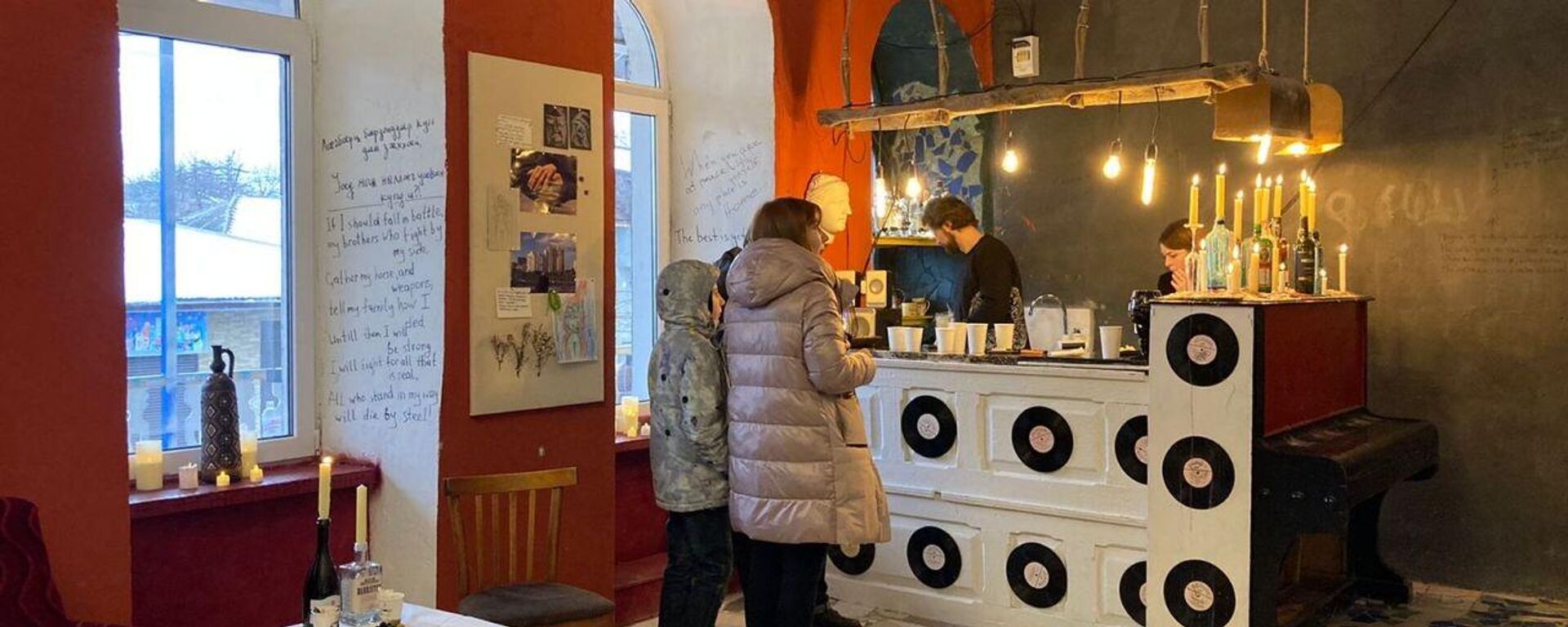 Вечер ассоциативного искусства в арт-пространстве Портал. Архивное фото - Sputnik Южная Осетия, 1920, 14.11.2025