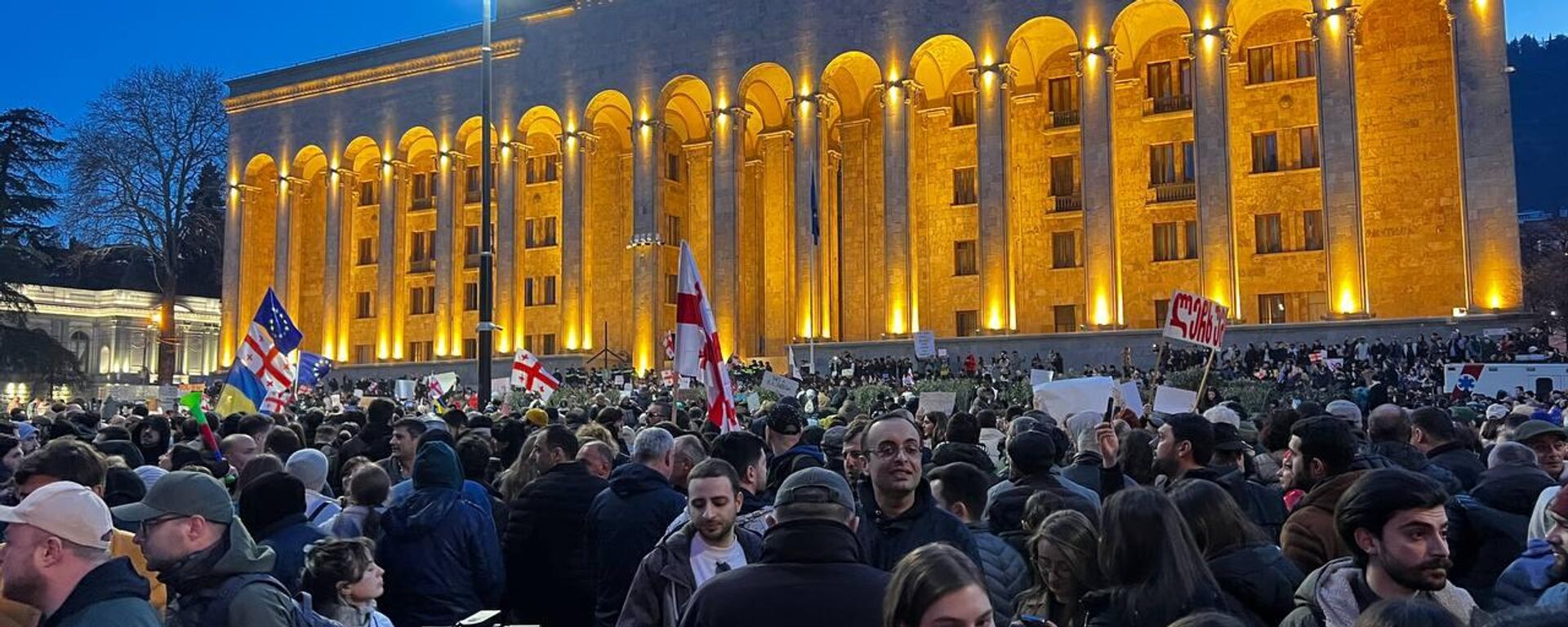 В Тбилиси проходит масштабная акция протеста - Sputnik Южная Осетия, 1920, 10.03.2023