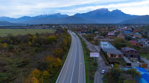 Отрезок трассы, ведущей к Владикавказу, станет полностью четырехполосной к концу 2024 года - Sputnik Южная Осетия