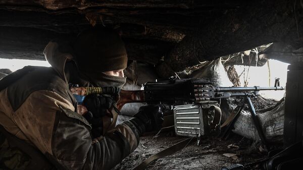 Российский боец участвует в бою на запорожском направлении. Архивное фото  - Sputnik Южная Осетия