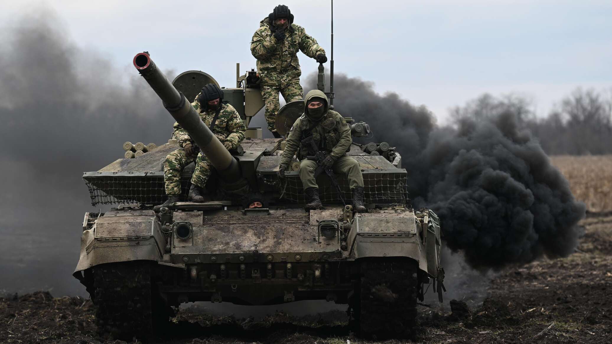 Лучшие танки в мире и высокоточные боеприпасы: Медведев рассказал о  российском оружии - 23.03.2023, Sputnik Южная Осетия