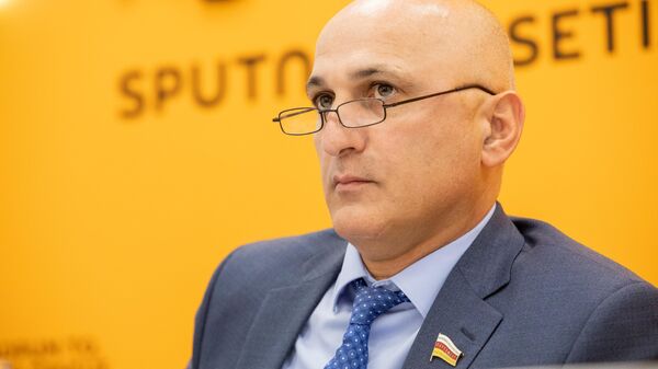 Заза Дриаев рассказал о проекте соглашения о сотрудничестве парламентов Севера и Юга Осетии - Sputnik Южная Осетия