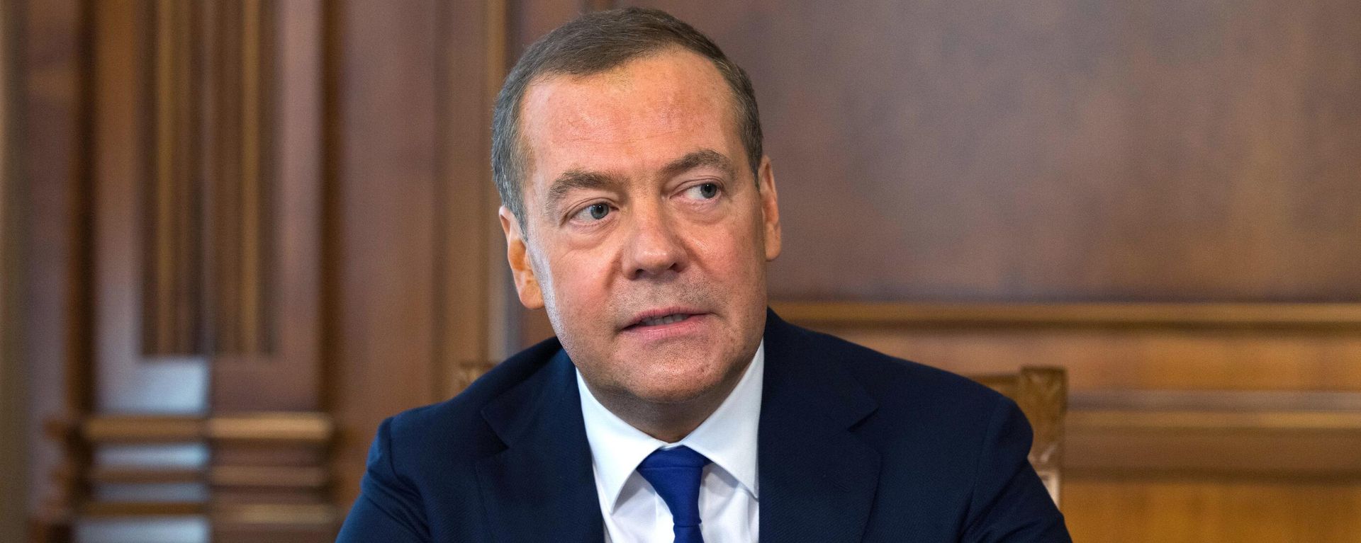 Заместитель председателя Совбеза РФ Дмитрий Медведев в ходе интервью российским СМИ - Sputnik Южная Осетия, 1920, 08.08.2026
